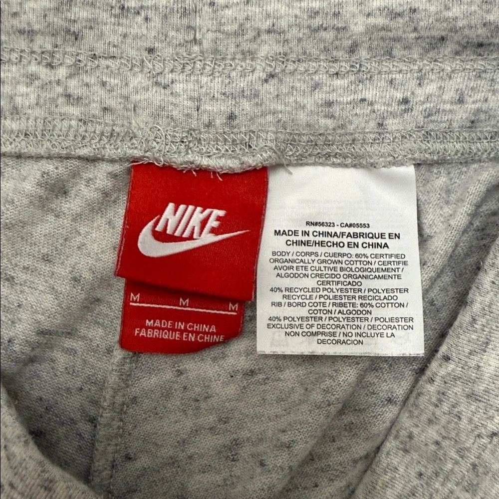 Nike Women’s Gray Sweatpants‎ with Front Pockets Size Medium